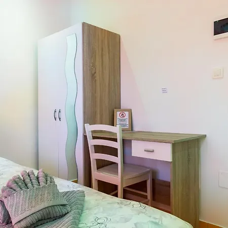 Slatki Snovi ゲストハウス 3*